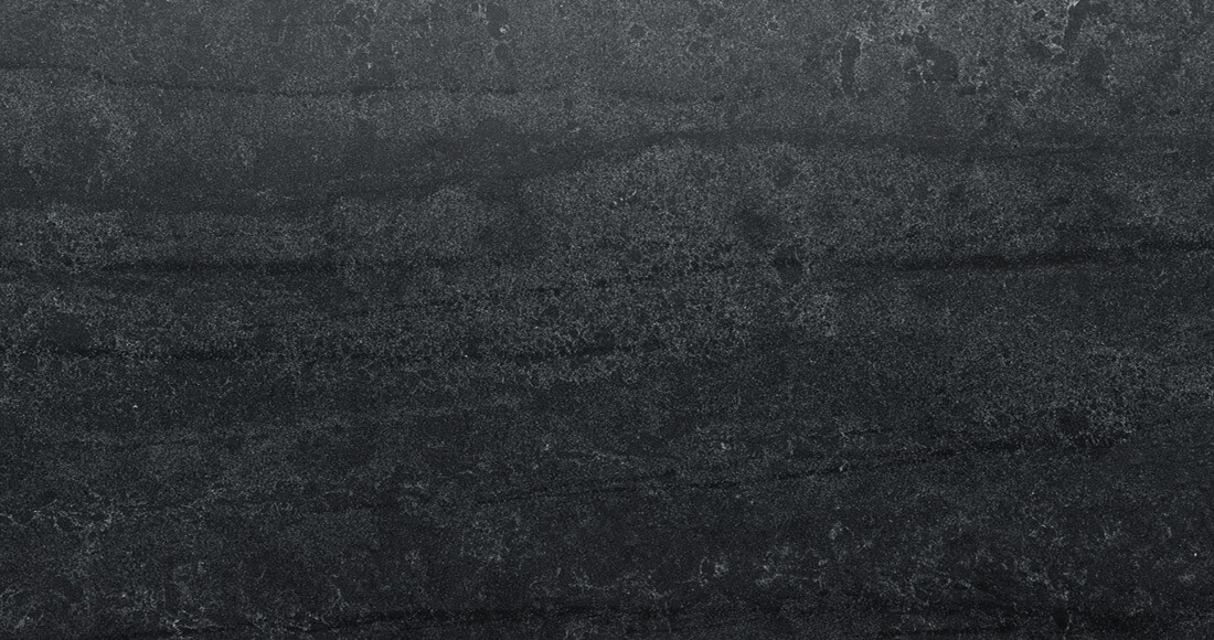 Кварцевый камень Caesarstone Black Tempal 5810