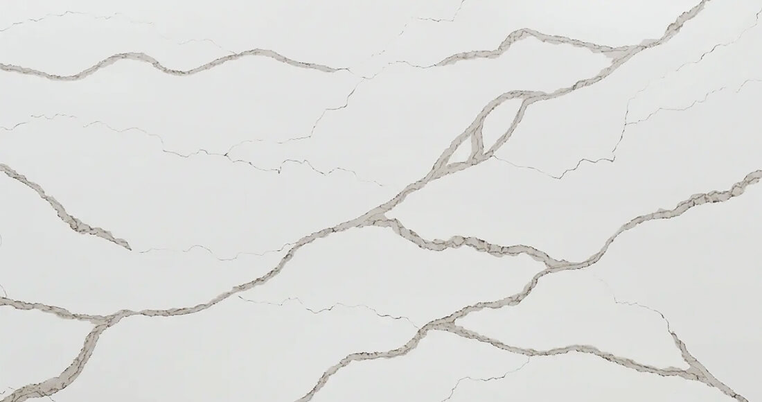 Кварцевый камень Etna Quartz Calacatta Beige EQCM 058